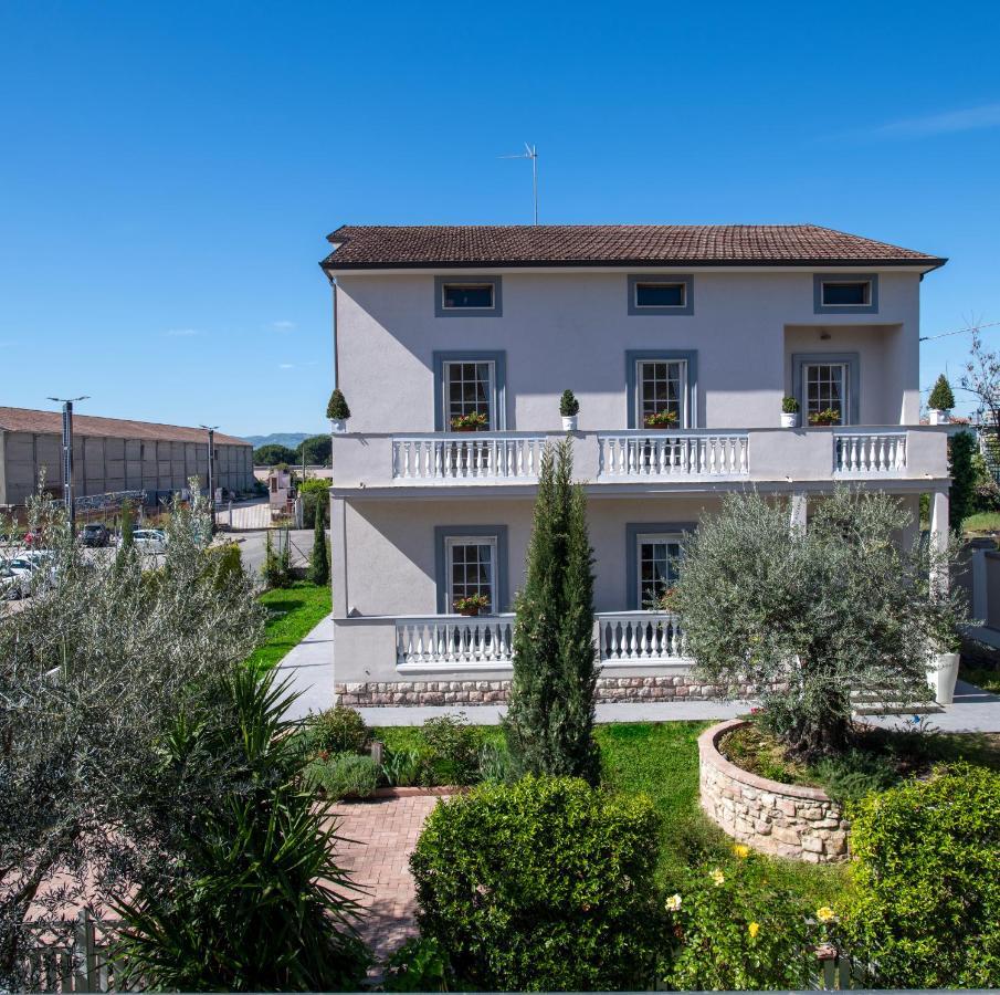 Villa Luce Assisi Rooms & Suites Εξωτερικό φωτογραφία